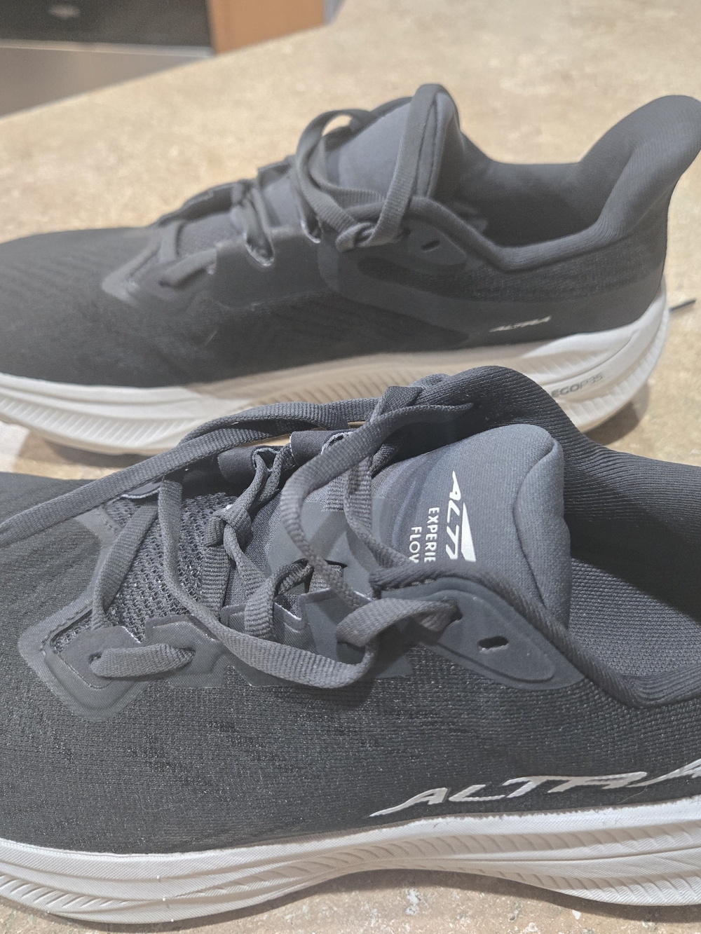 Altra Experience Flow 2 Road Runners - Picture 2 of 5